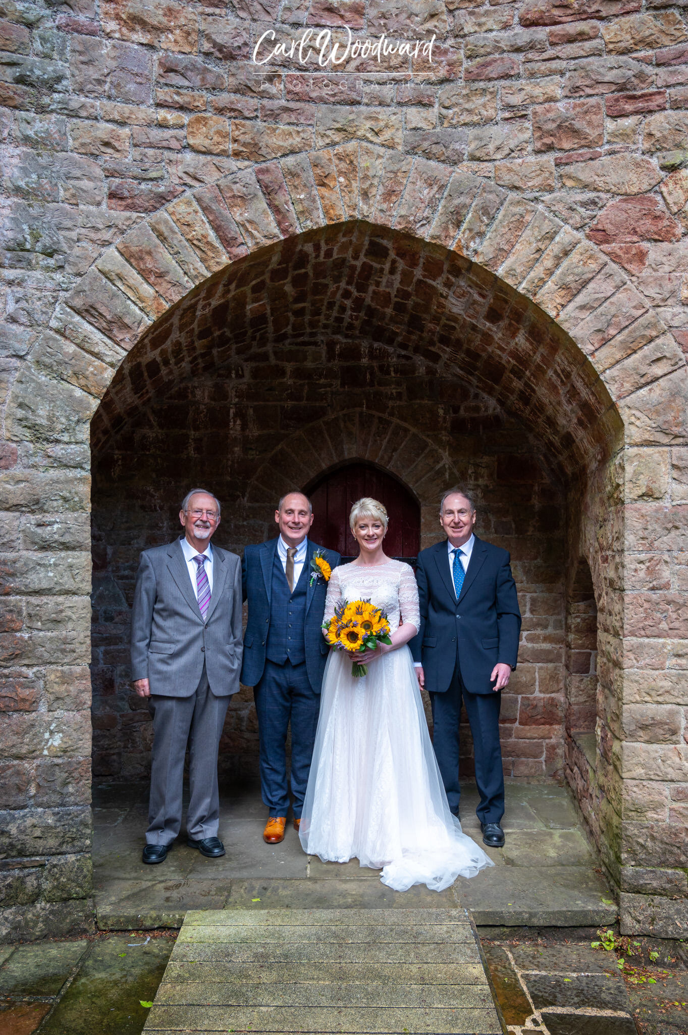 020-Castell-Coch-Weddings-Wedding-Photography-Cardiff-Wedding-photographer.jpg